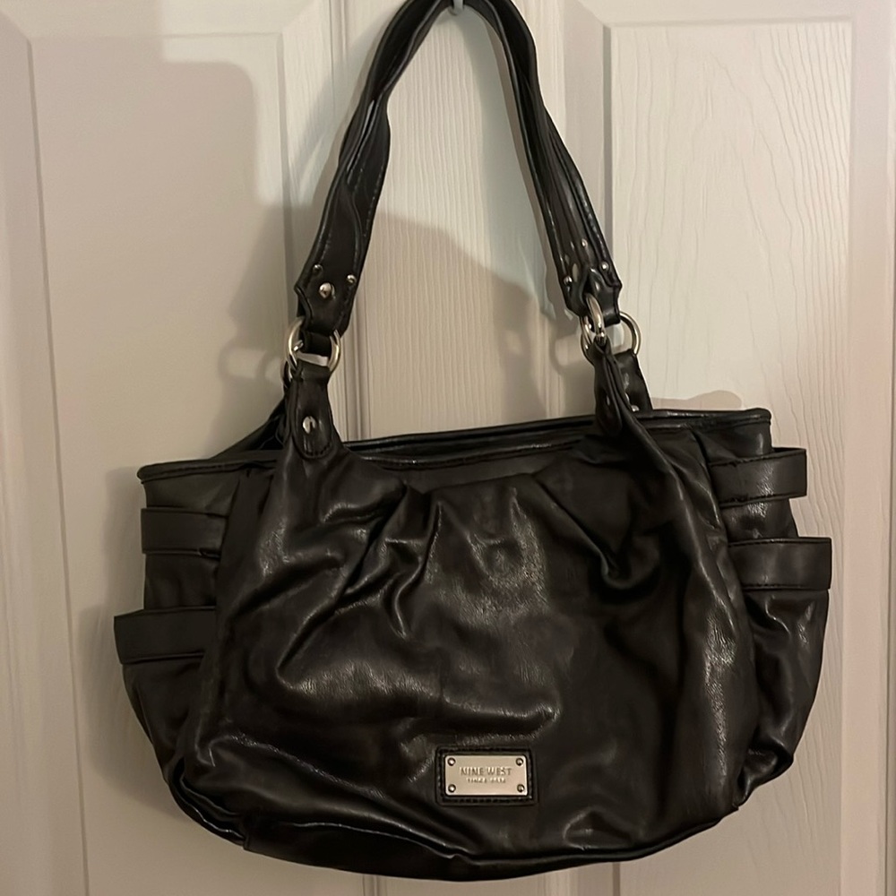 ⬇️⬇️PRICE DROP⬇️⬇️Nine West silver bag shoulder bag